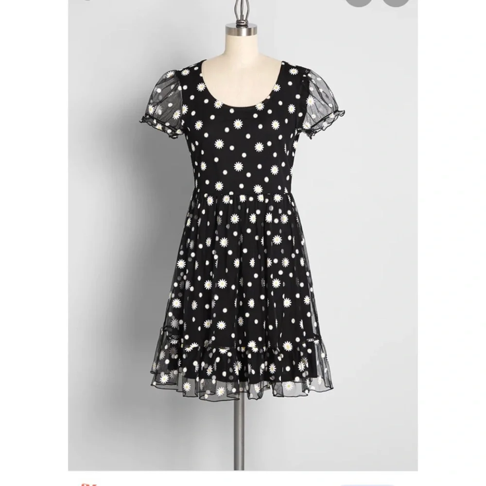 90’s Modcloth daisy dress NWT - Picture 2 of 5